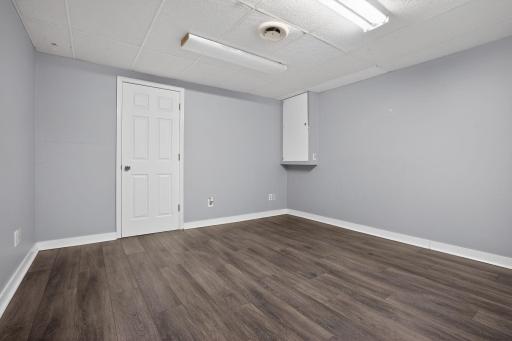 03_7335_Clayton_Ave_E_Inver_Grove_Heights_MN_55076_USA-Living_room-DSC08027.jpg