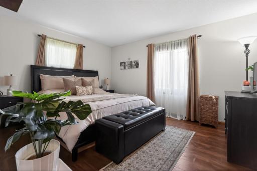 10_7335_Clayton_Ave_E_Inver_Grove_Heights_MN_55076_USA-Bedroom-DSC08025.jpg