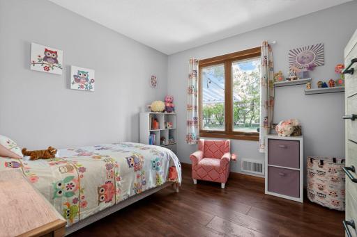 11_7335_Clayton_Ave_E_Inver_Grove_Heights_MN_55076_USA-Bedroom-DSC08023.jpg