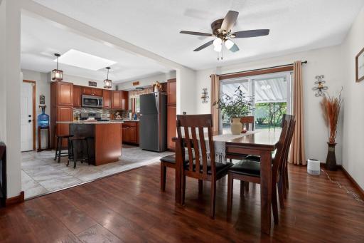 09_7335_Clayton_Ave_E_Inver_Grove_Heights_MN_55076_USA-Dining_room-DSC08019.jpg