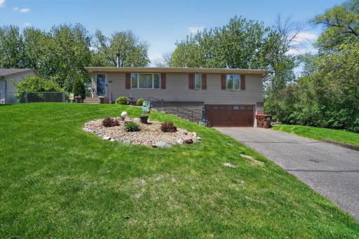 02_7335_Clayton_Ave_E_Inver_Grove_Heights_MN_55076_USA-Exterior-DSC08031.jpg
