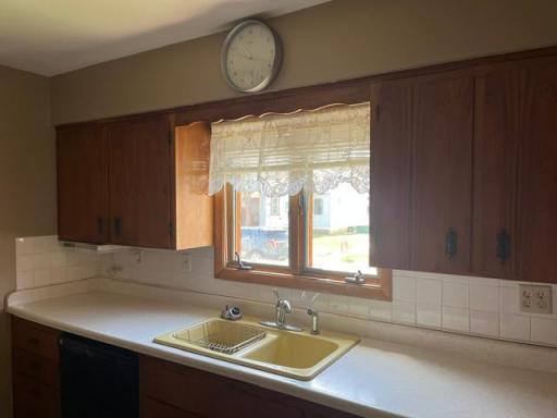 1102 Mckinley Avenue, Eveleth, MN 55734