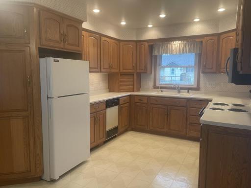775 2nd Street E, Tracy, MN 56175