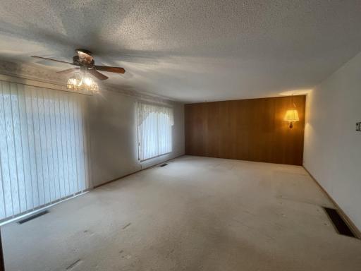 775 2nd Street E, Tracy, MN 56175