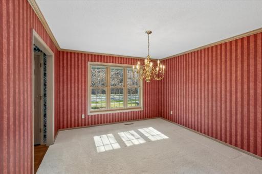 1001 Walden Court, Burnsville, MN 55337