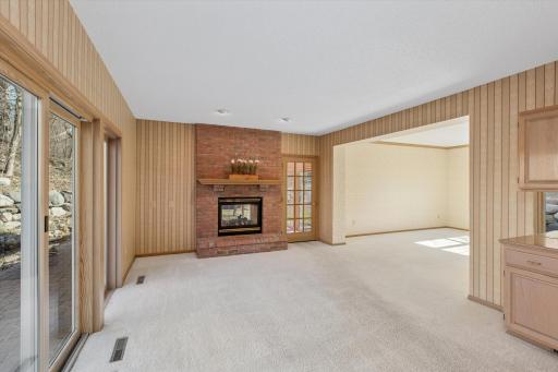 1001 Walden Court, Burnsville, MN 55337