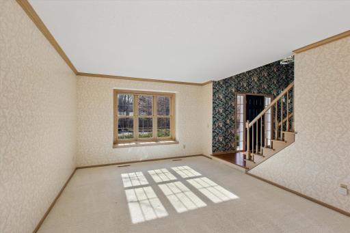 Large and bright living room Original photo