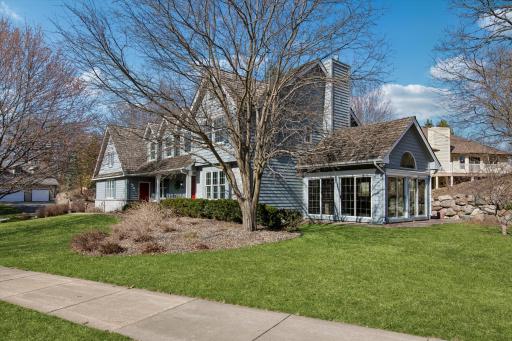 1001 Walden Court, Burnsville, MN 55337