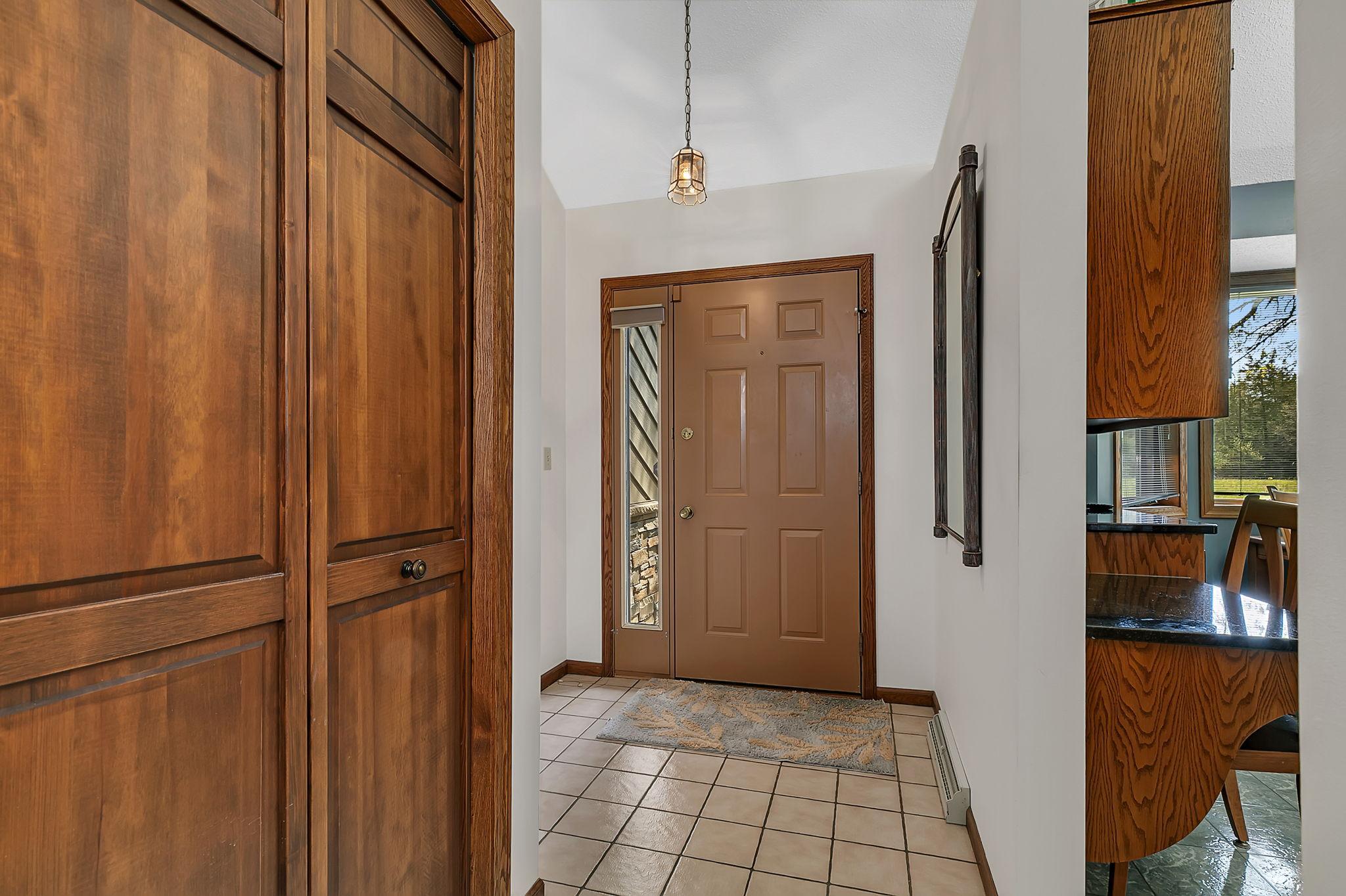 Spacious foyer for all your outdoor apparel.