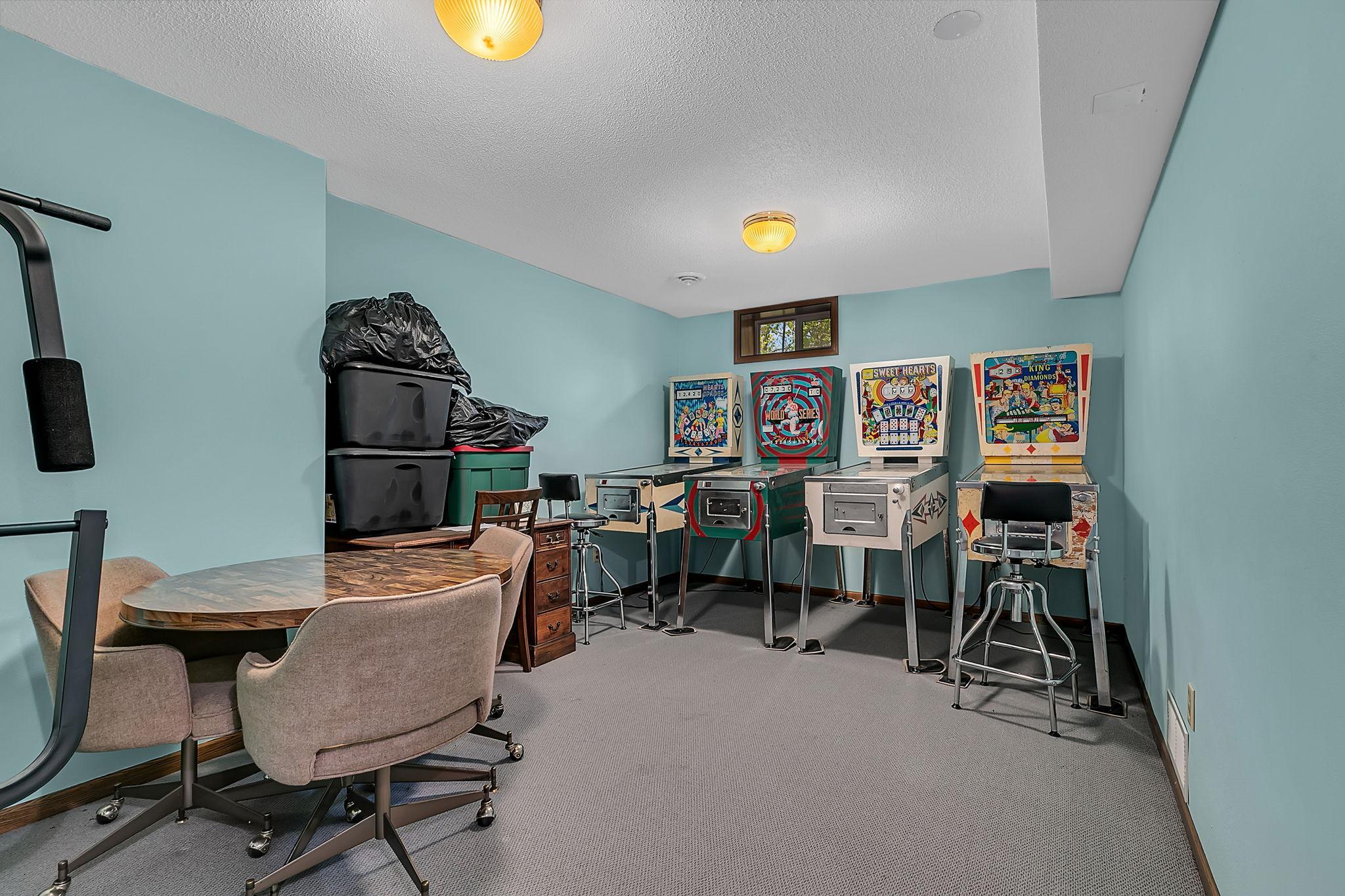 Flex room, various uses.