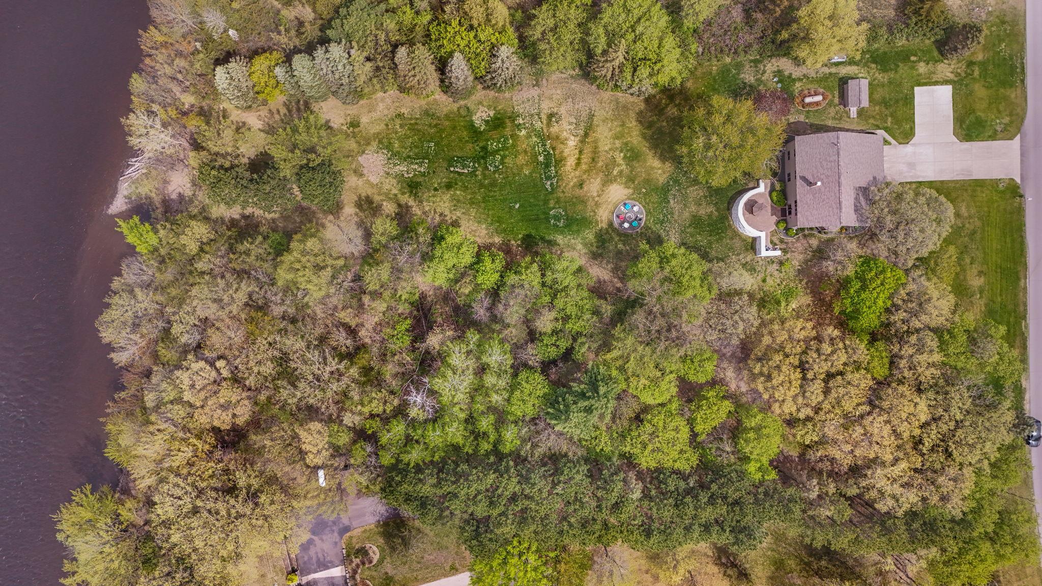 Wooded surroundings provide a strong connection to nature.