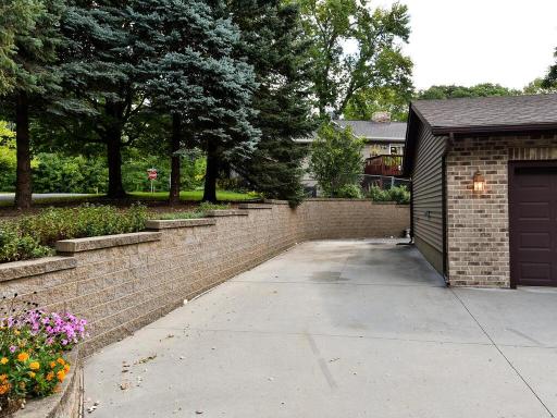 2850 Pheasant Circle, Mound, MN 55364