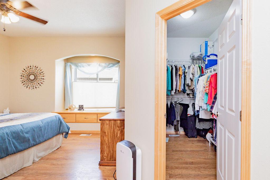 walk-in closet
