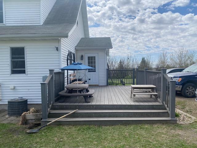 West facing deck/entry