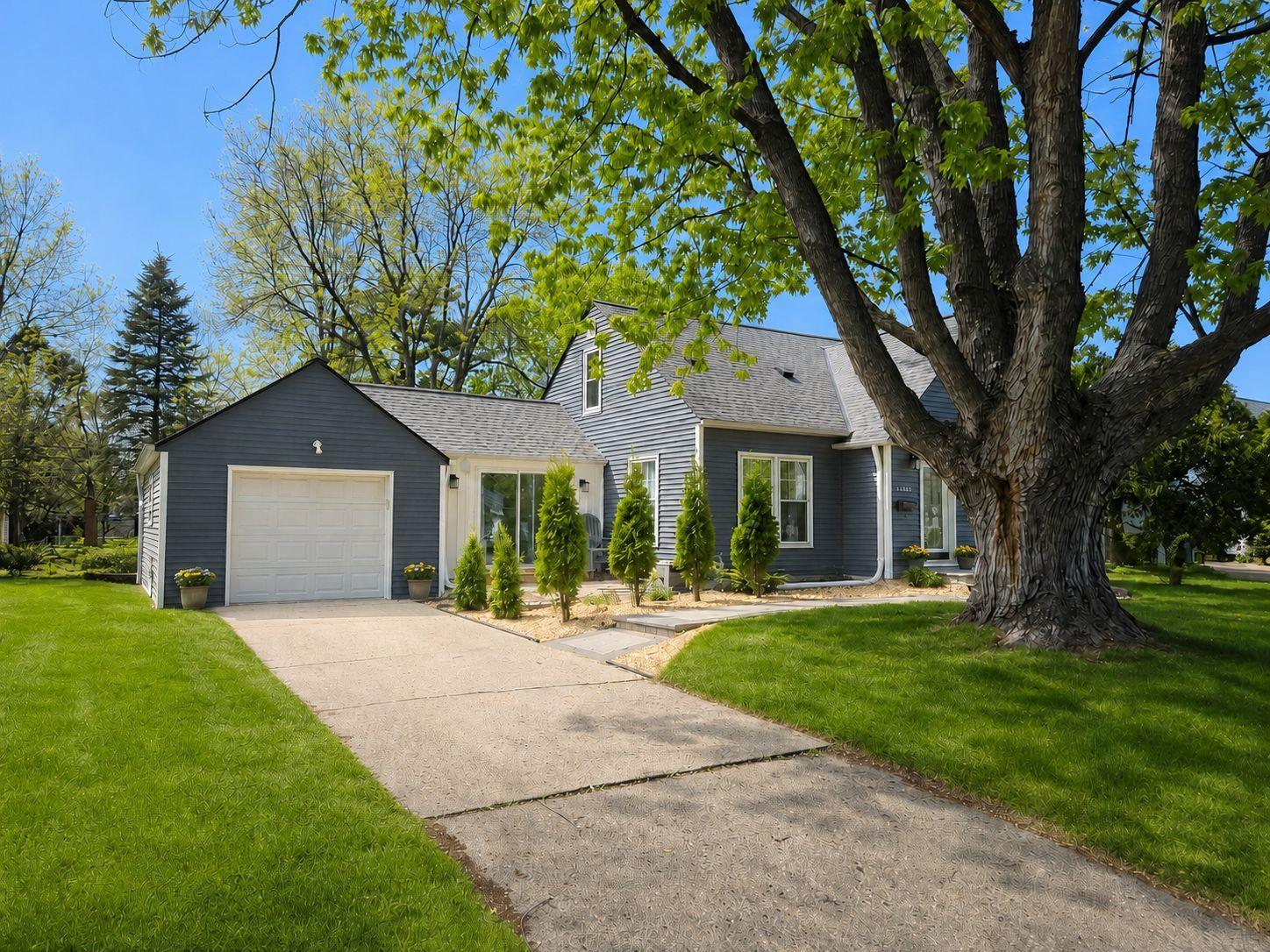 6432 3rd Ave S, Richfield - Front 3.jpg
