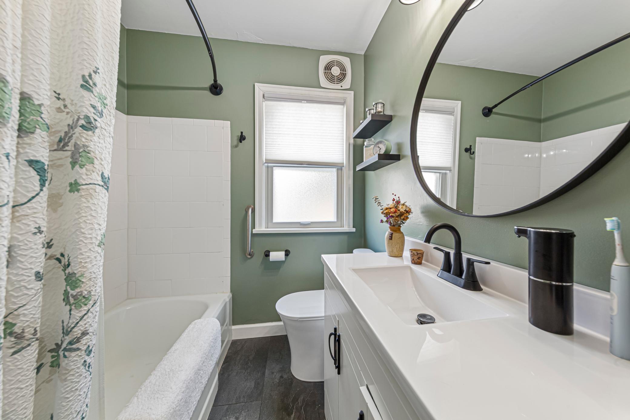 Updated main level full bathroom
