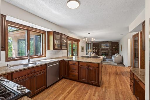 15104 Chestnut Circle, Burnsville, MN 55306