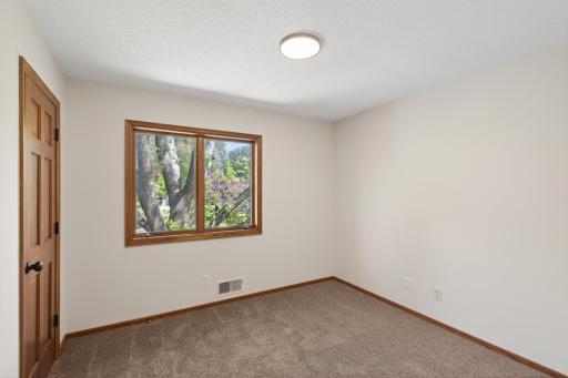 15104 Chestnut Circle, Burnsville, MN 55306