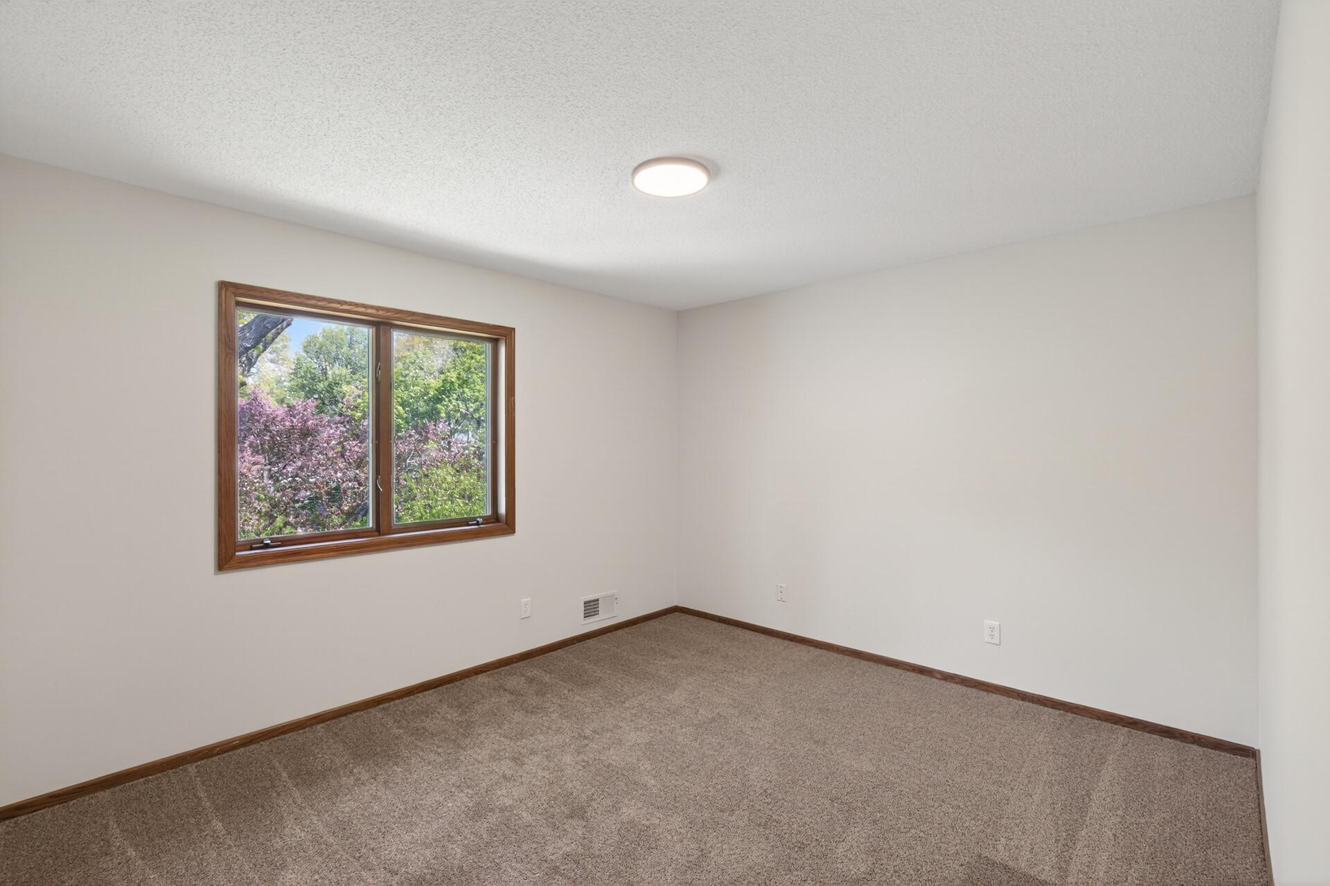 24_15104_Chestnut24_mls.jpg