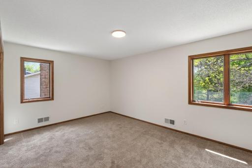 15104 Chestnut Circle, Burnsville, MN 55306