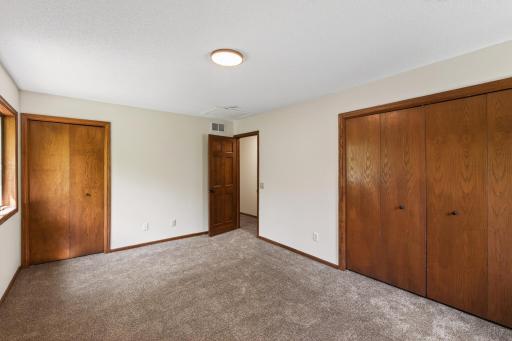 15104 Chestnut Circle, Burnsville, MN 55306