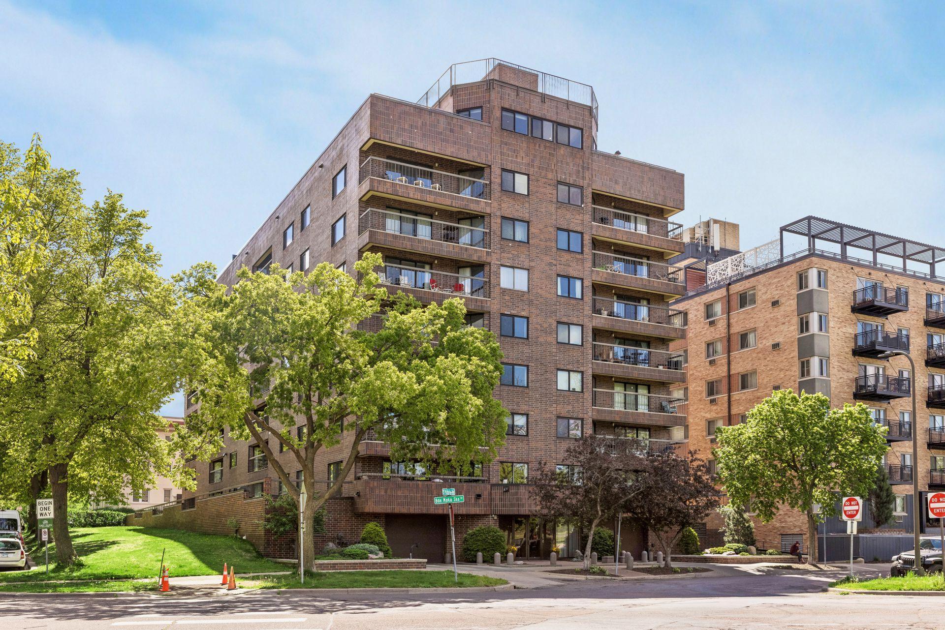 Welcome to 2885 Knox Avenue South