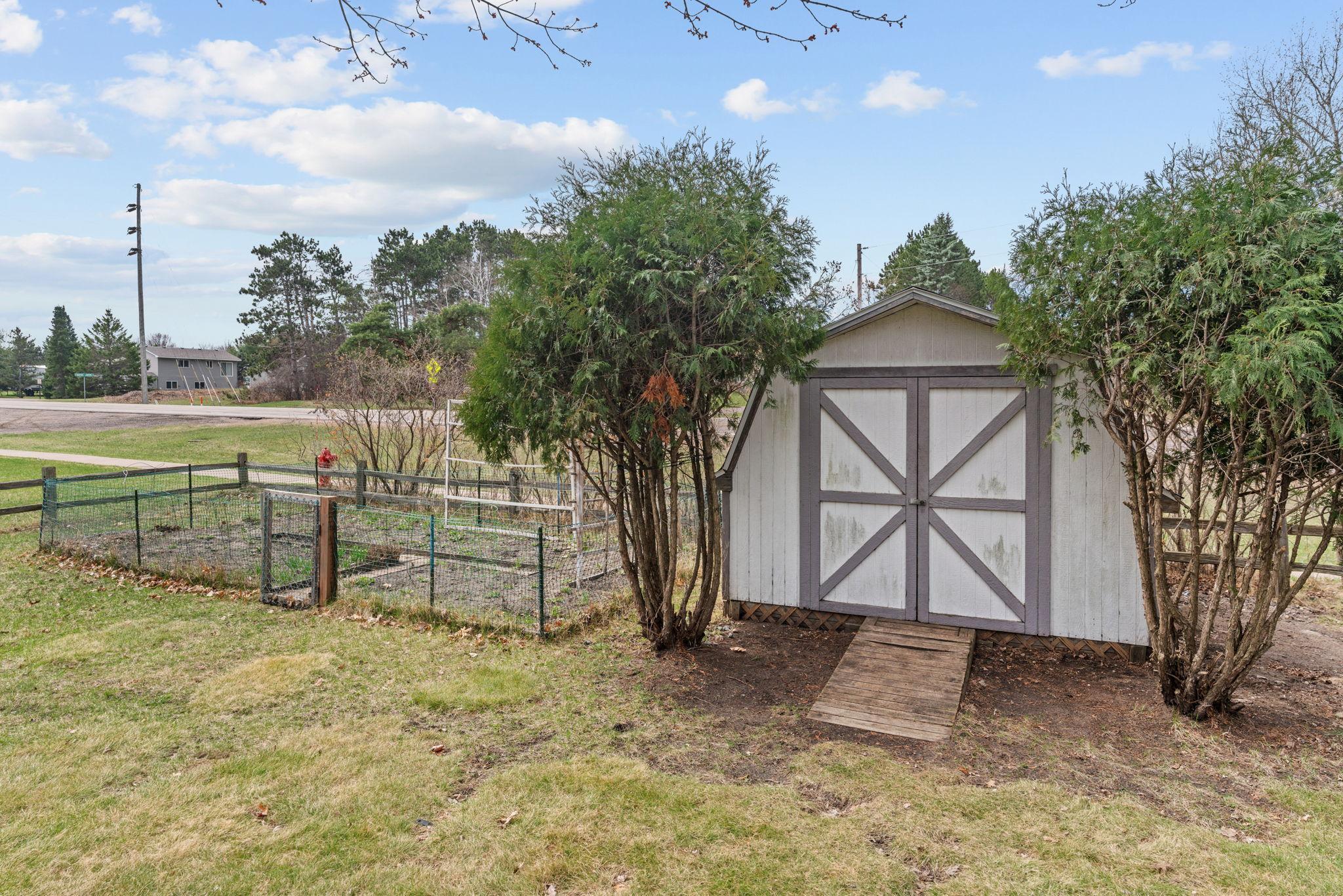 8-web-or-mls-811 Page St SW-8.jpg
