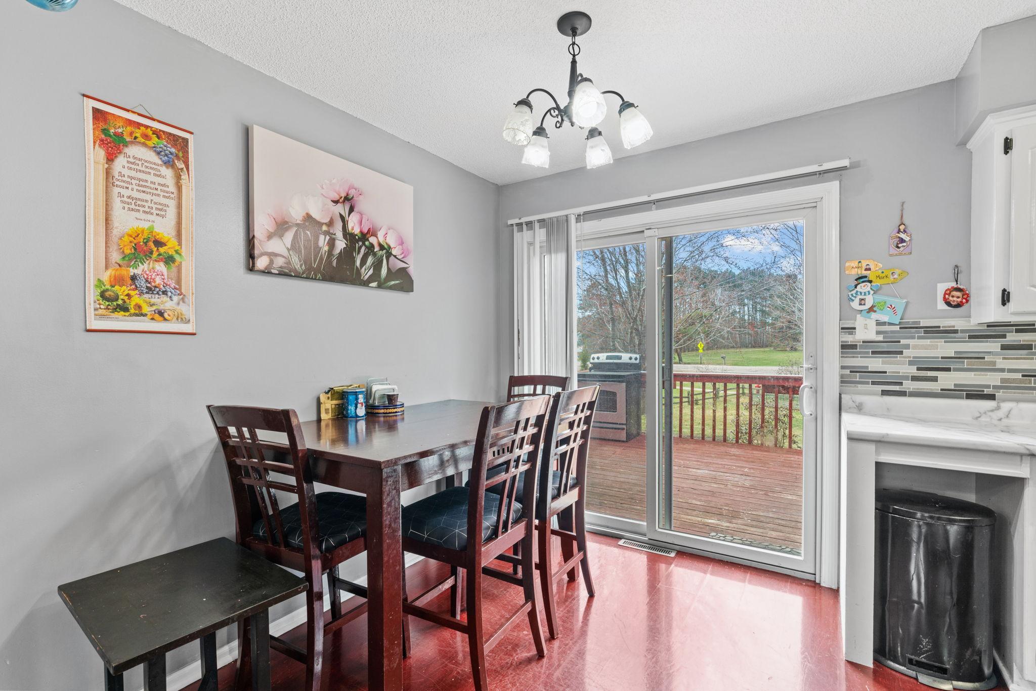 18-web-or-mls-811 Page St SW-18.jpg