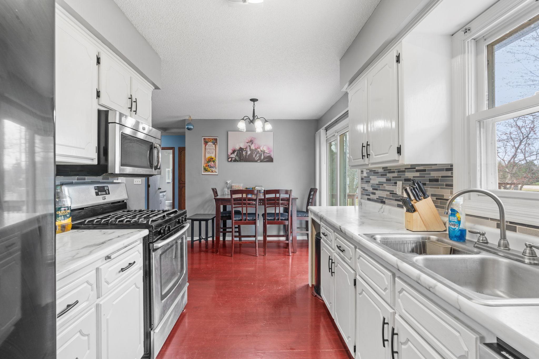 20-web-or-mls-811 Page St SW-20.jpg