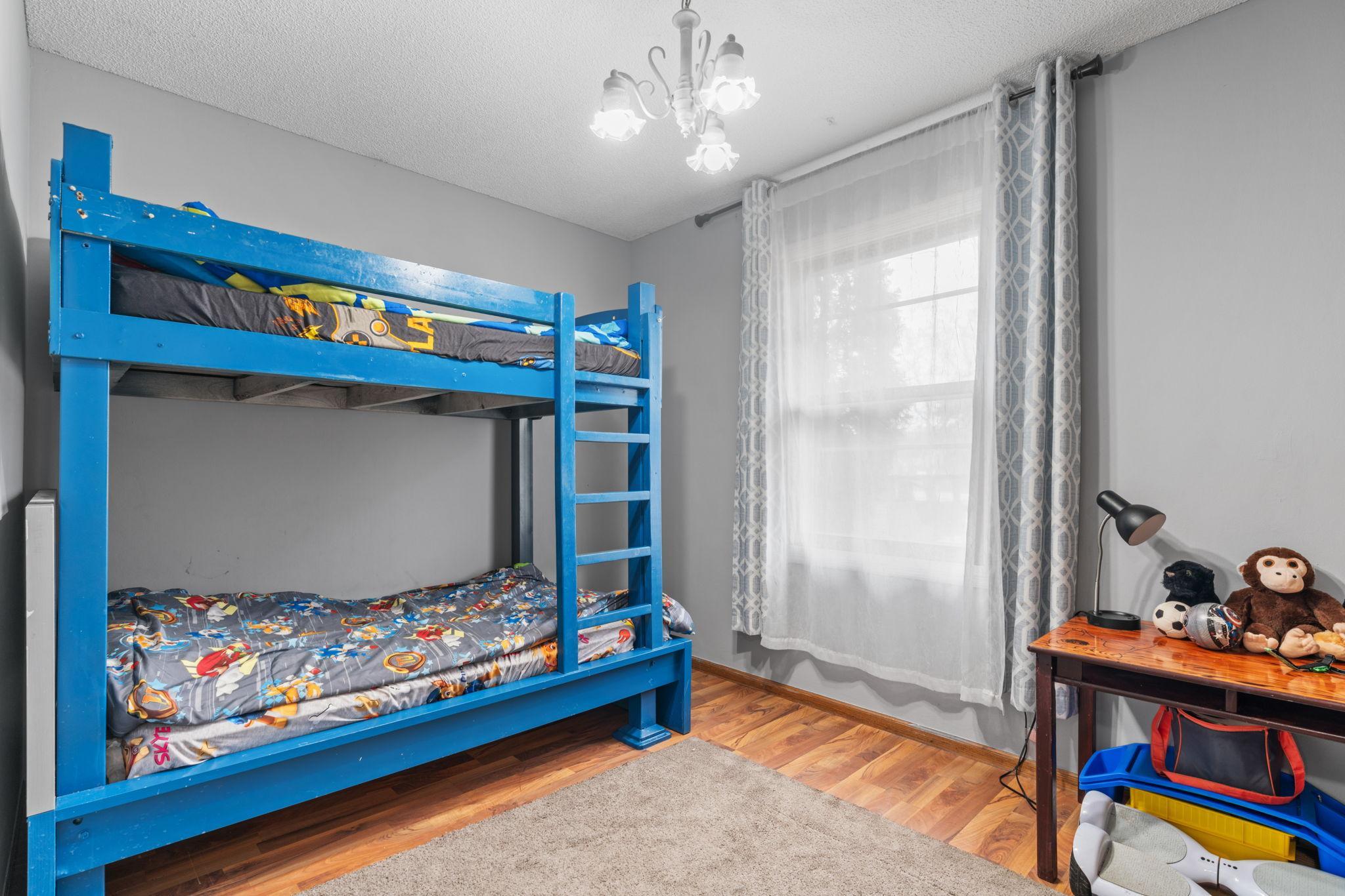 24-web-or-mls-811 Page St SW-24.jpg