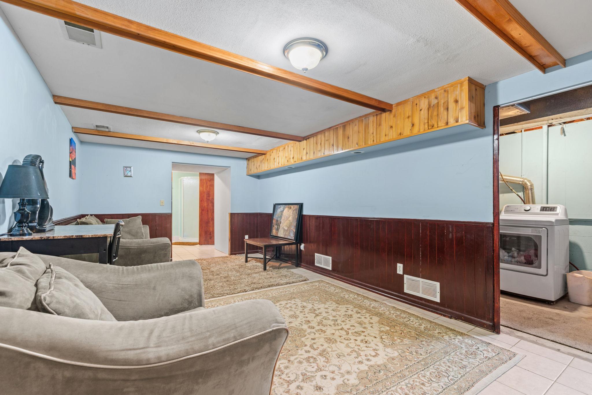28-web-or-mls-811 Page St SW-28.jpg