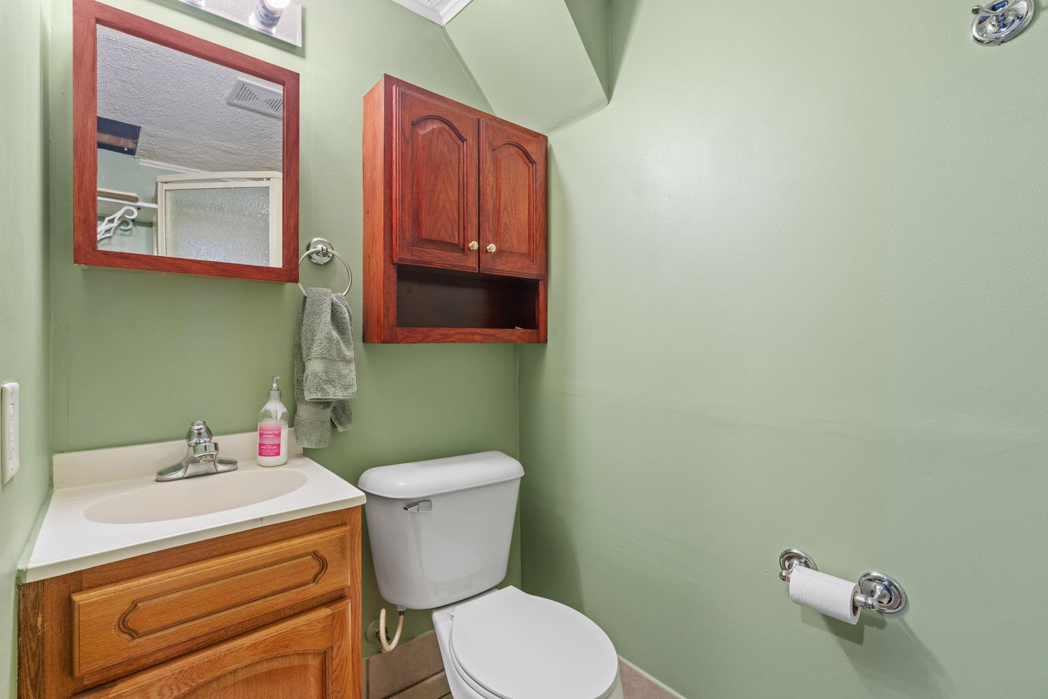33-web-or-mls-811 Page St SW-33.jpg