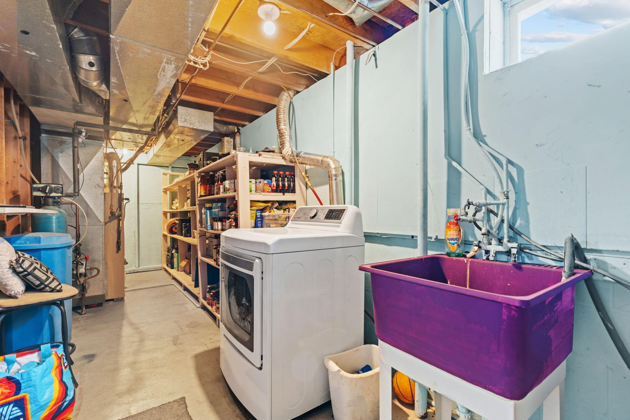 38-web-or-mls-811 Page St SW-38.jpg