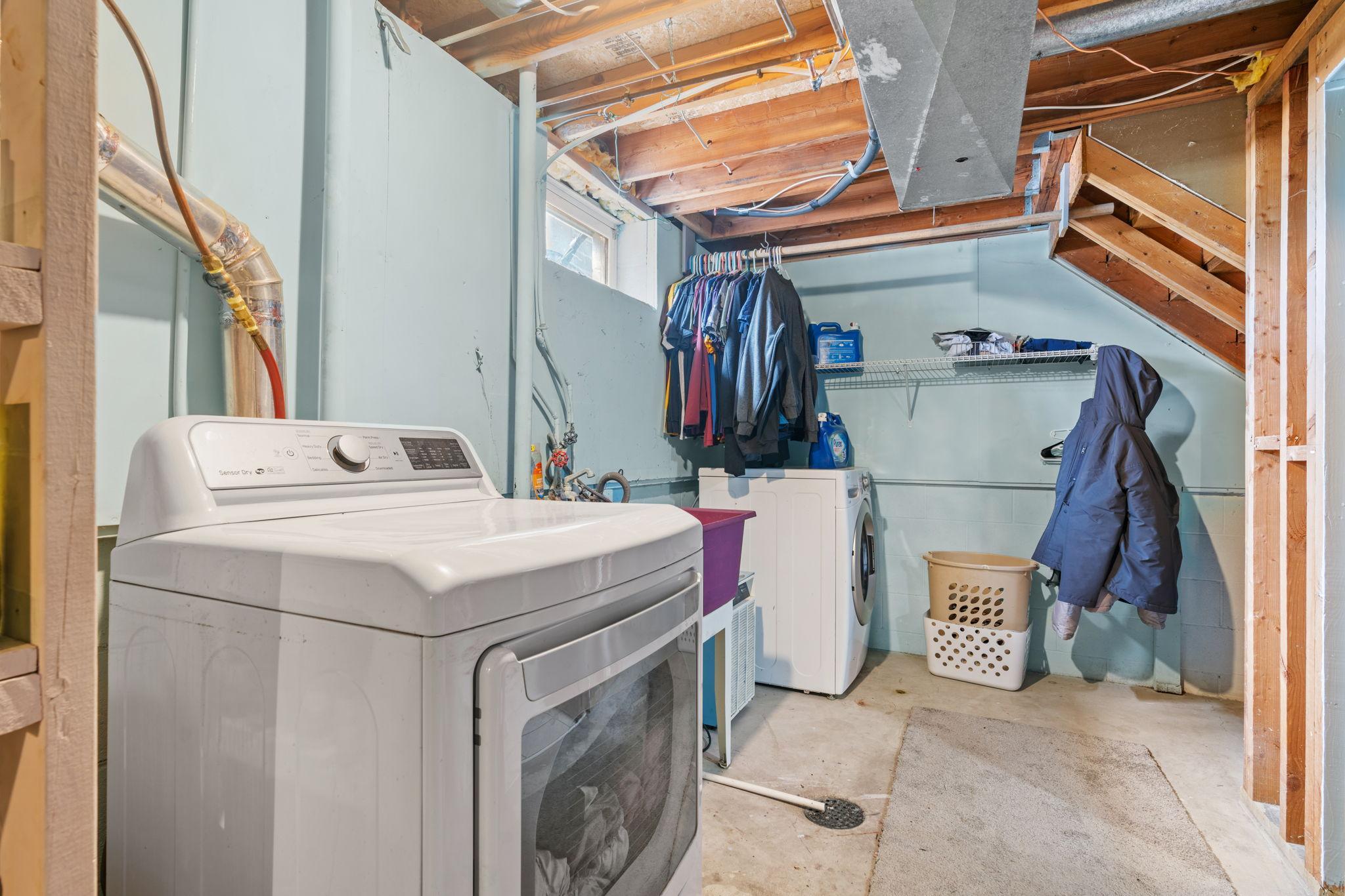 39-web-or-mls-811 Page St SW-39.jpg