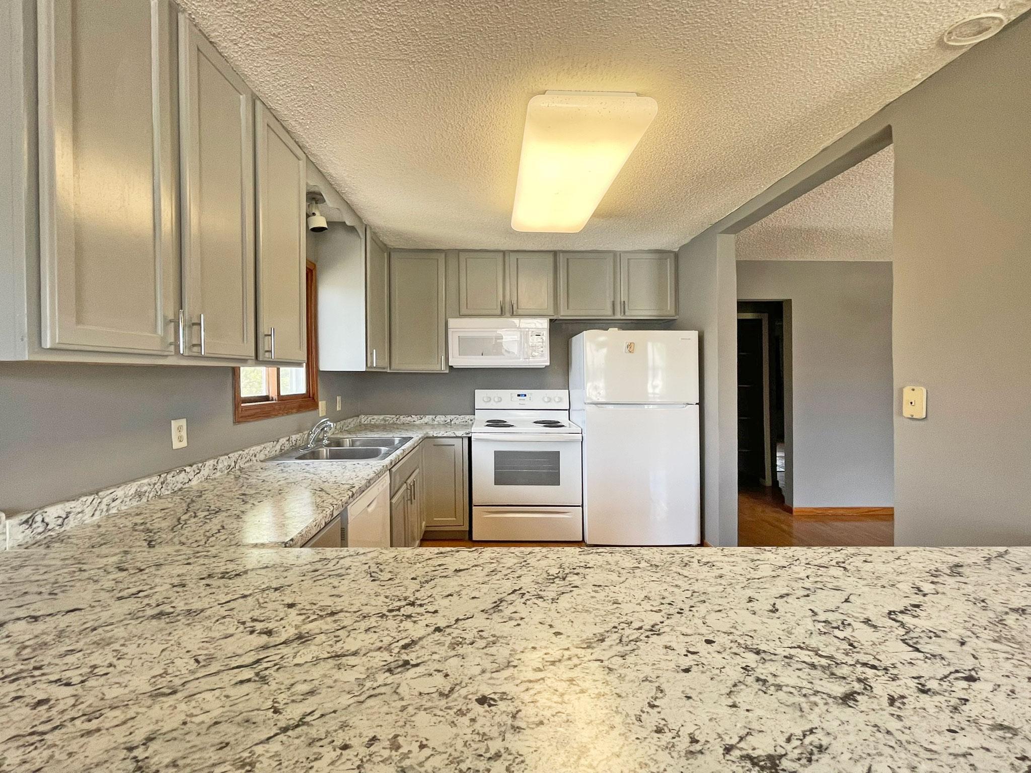 Kitchen01.jpg