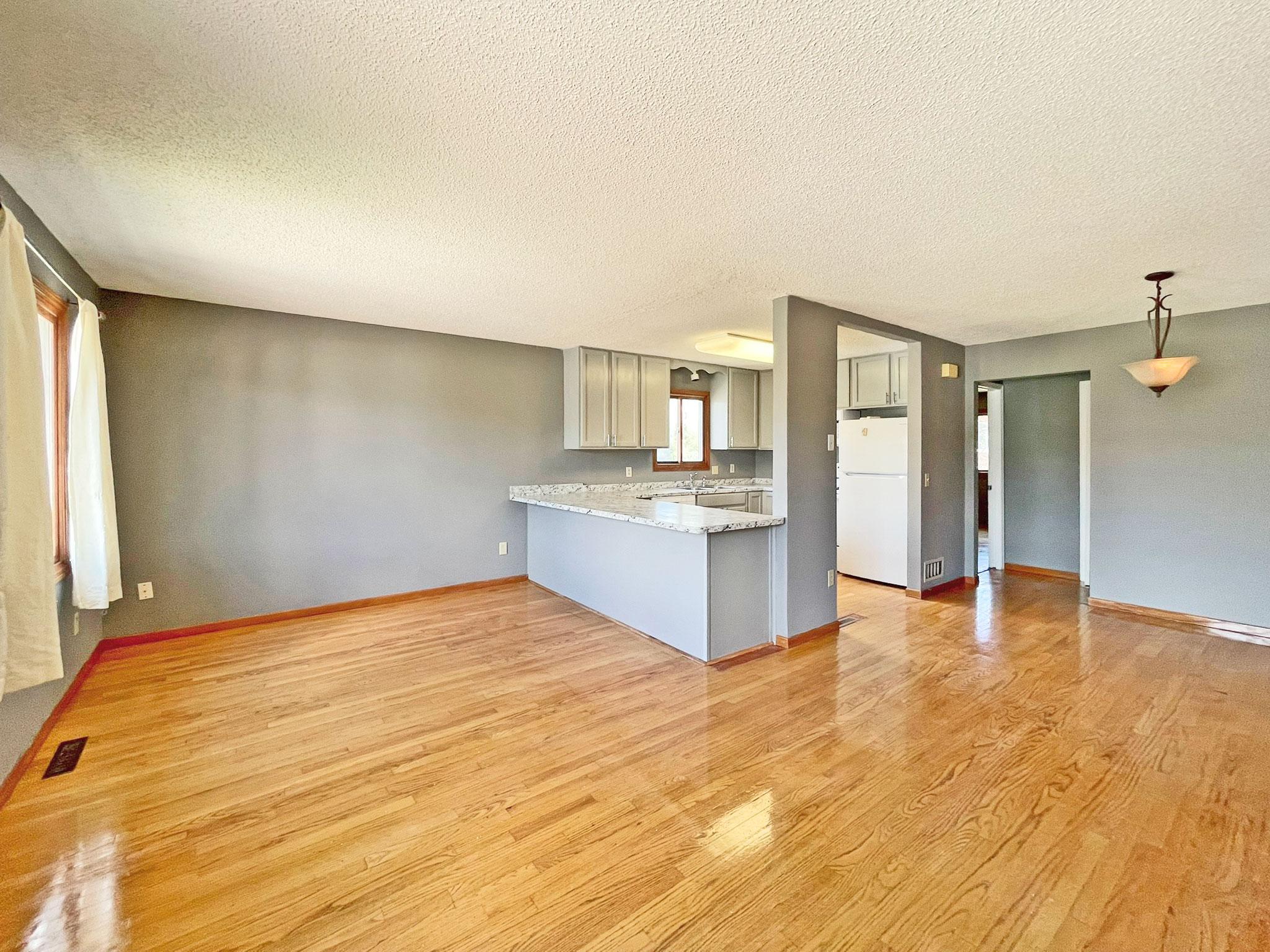 Living-Kitchen01.jpg