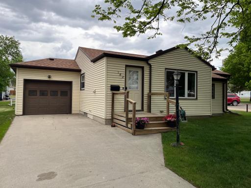182 14th Street, Windom, MN 56101