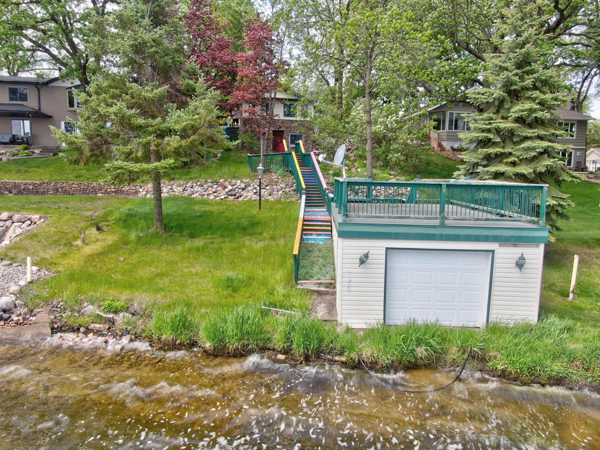 Welcome to your little slice of Cedar Lake heaven!