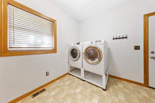 227 Woodhaven Lane, Mankato, MN 56001