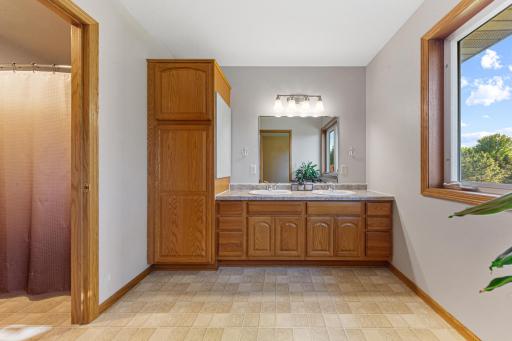 227 Woodhaven Lane, Mankato, MN 56001