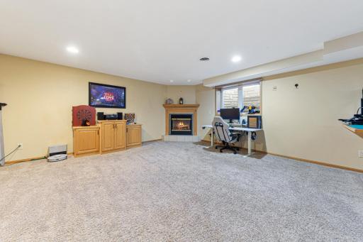 227 Woodhaven Lane, Mankato, MN 56001