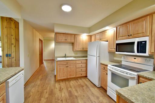 1252 Rolling Oaks Lane NW, Hutchinson, MN 55350