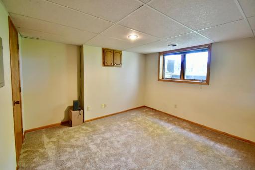 1252 Rolling Oaks Lane NW, Hutchinson, MN 55350