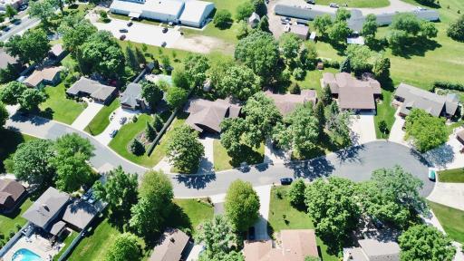 1252 Rolling Oaks Lane NW, Hutchinson, MN 55350