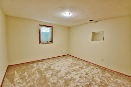 1252 Rolling Oaks Lane NW, Hutchinson, MN 55350