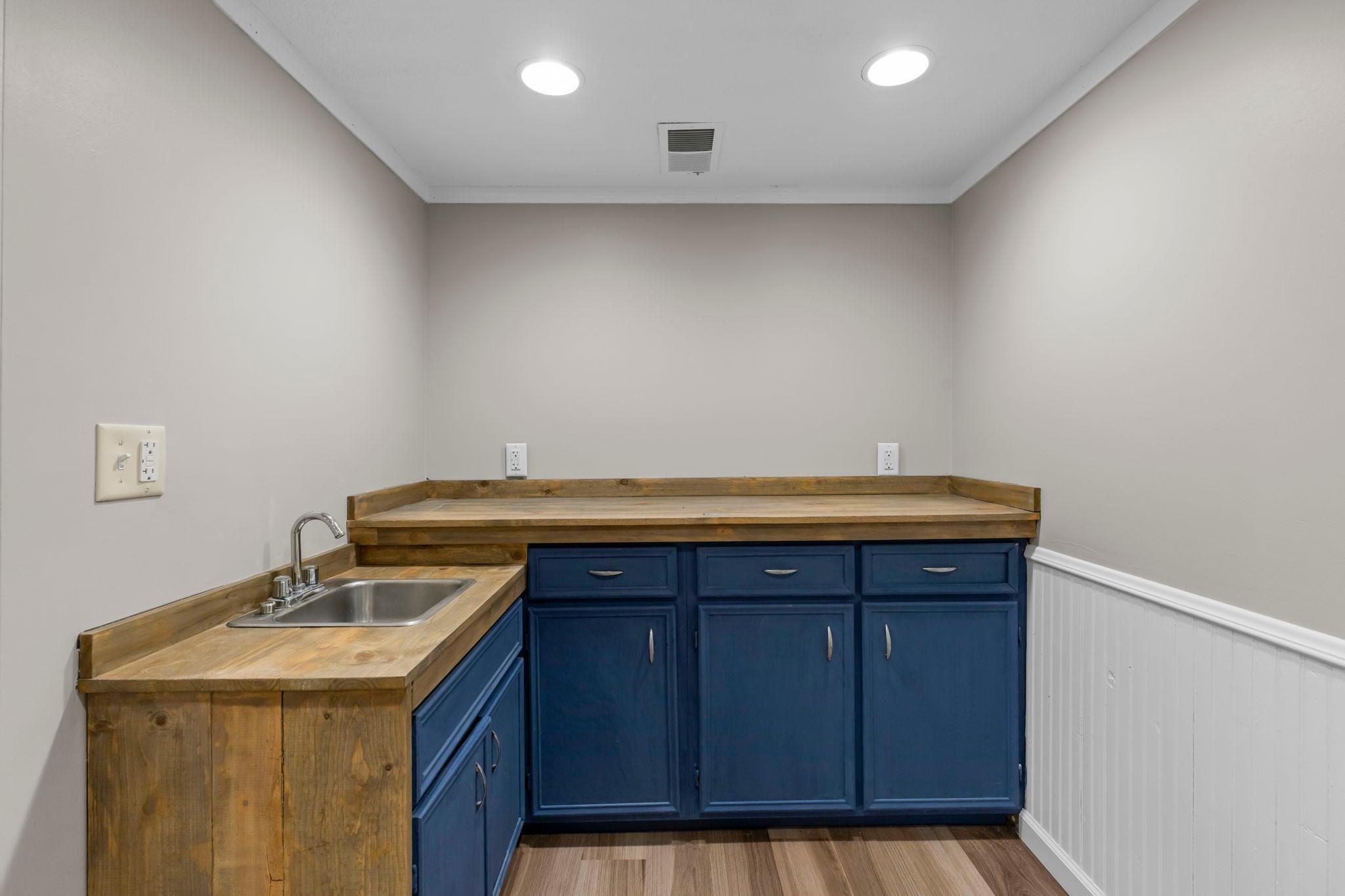 40-web-or-mls-1820 Oak St-93.jpg