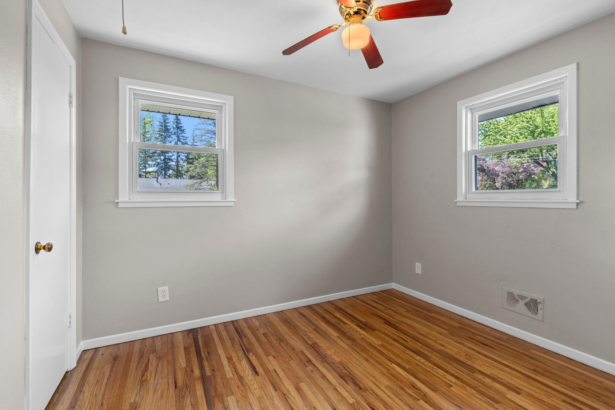 28-web-or-mls-1820 Oak St-78.jpg