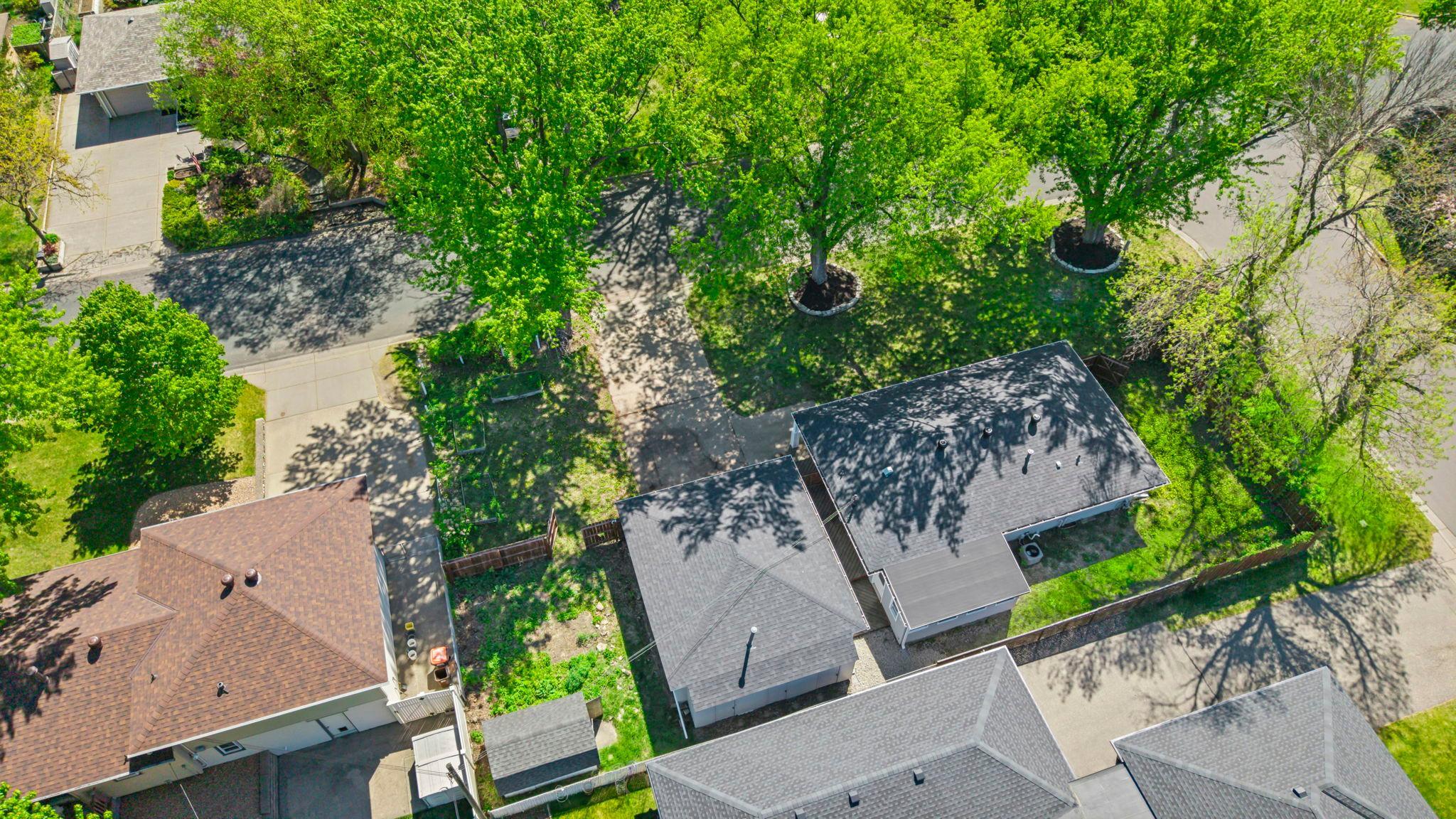 50-web-or-mls-1820 Oak St-132.jpg