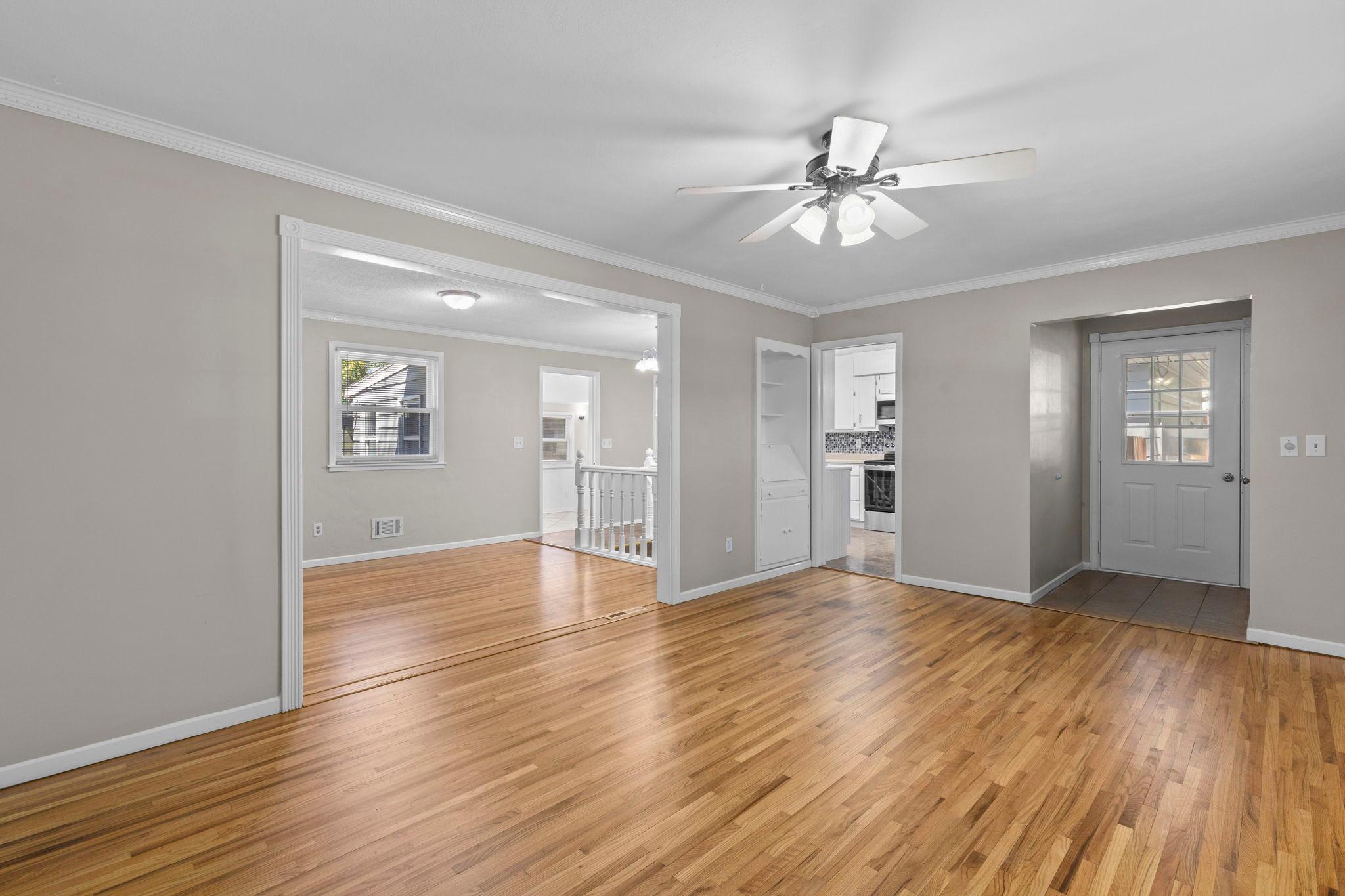 12-web-or-mls-1820 Oak St-33 - Copy.jpg