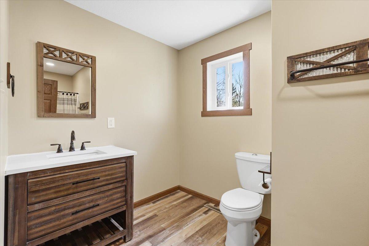 12-Bathroom 2.jpg